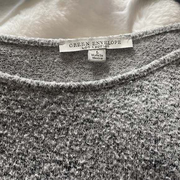 Green Envelope grey tunic with slits in the 3/4 lgth sleeves, size large. - Picture 5 of 7